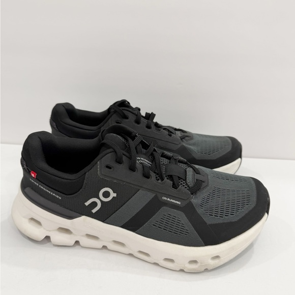 In Running Cloudrunner 2 Women’s Shoes - Missing insole - Picture 3 of 11